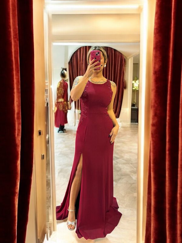 Vestido reina Sofia granate