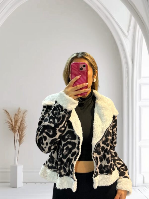 Chaqueta leopardo de borreguillo