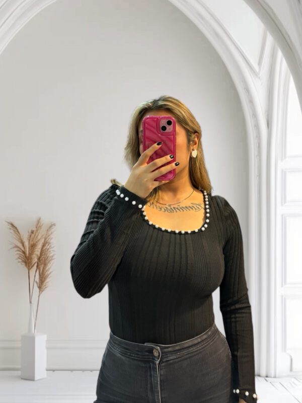Jersey negro Daniela